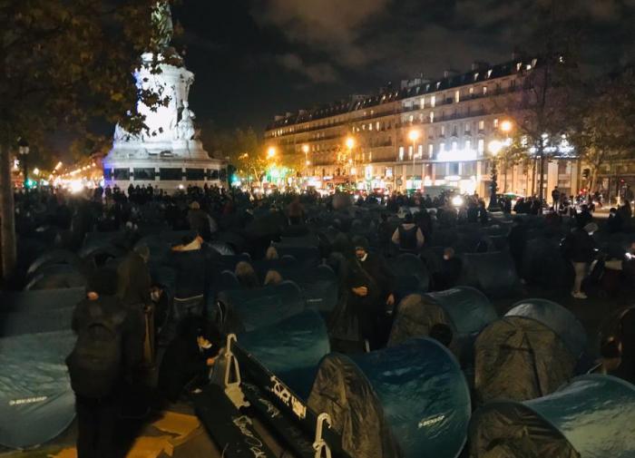 Французская полиция снесла палаточный лагерь мигрантов в центре Парижа