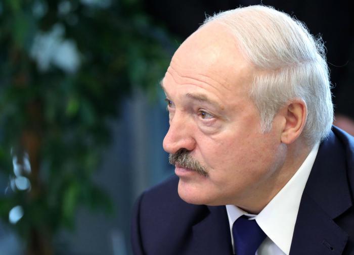 "Научить их всему": Лукашенко рассказал о процессе смены власти в Белоруссии