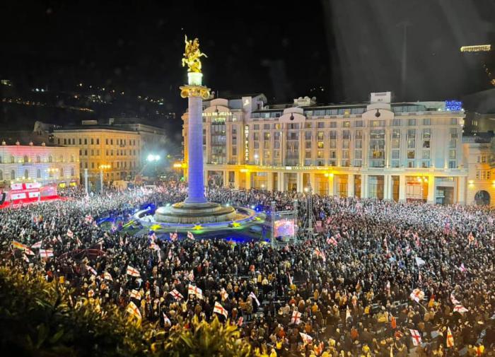 В Грузии прошёл многотысячный митинг с требованием освободить Саакашвили