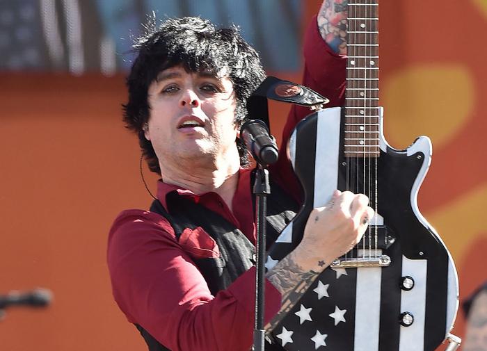 Лидер группы Green Day перестанет быть гражданином США из-за запрета абортов