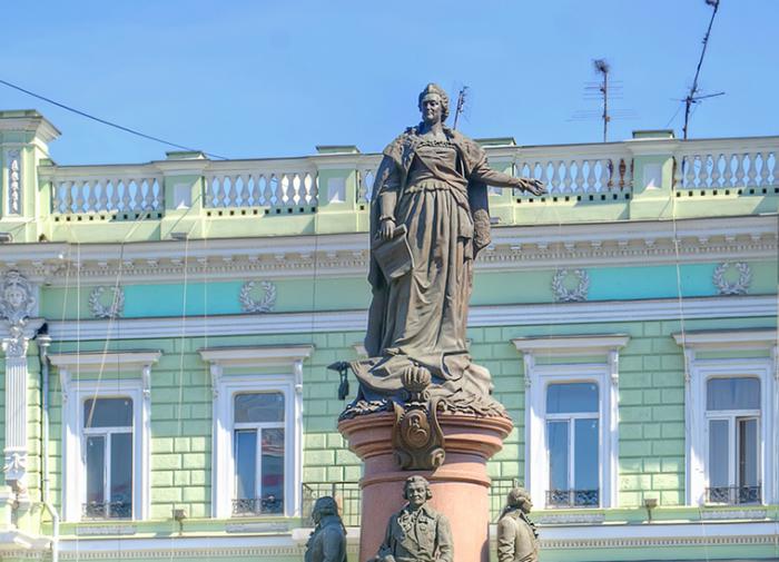 В Одессе предложили заменить памятник Екатерине ll на статую американской порнозвезды