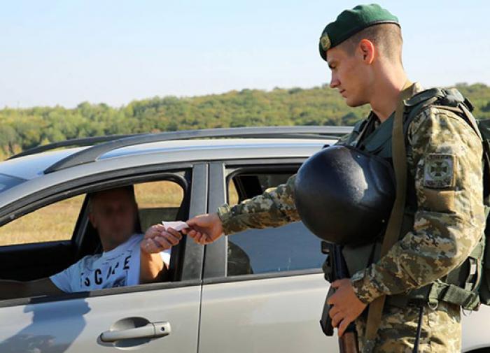 На границе в Псковской области большие очереди из желающих покинуть РФ — губернатор Ведерников