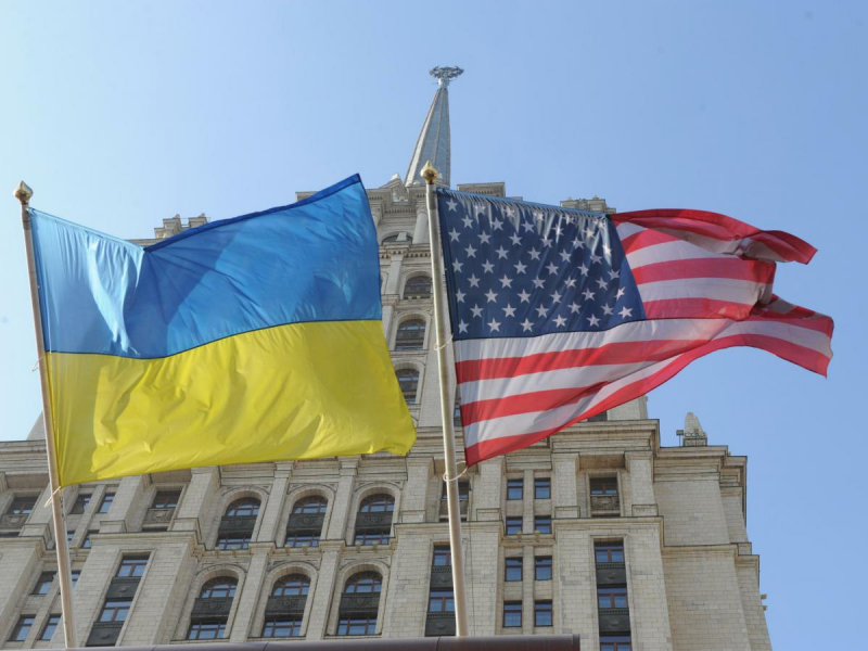 Байден считает Украину 51-м штатом США, где идёт война с РФ — Грин