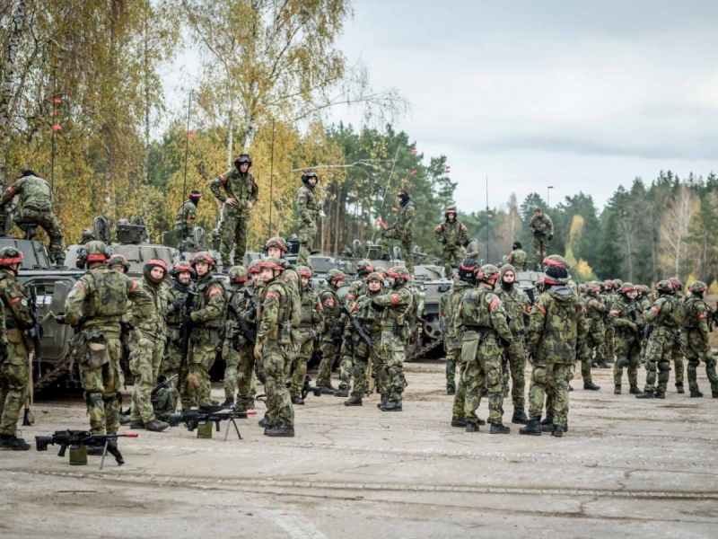 НАТО начало военные учения около границ России