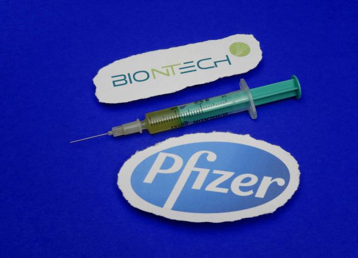 Конгрессмен в США заболел COVID-19 после второго укола вакцины Pfizer